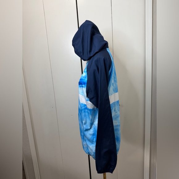 Adidas Men’s Blue and White Raincoat - Picture 3 of 11